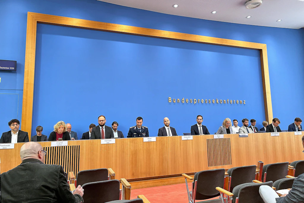 Wadephul trifft Lawrow, Rentnern fehlen 200 Euro – Amthors Strandkorb muss zurück