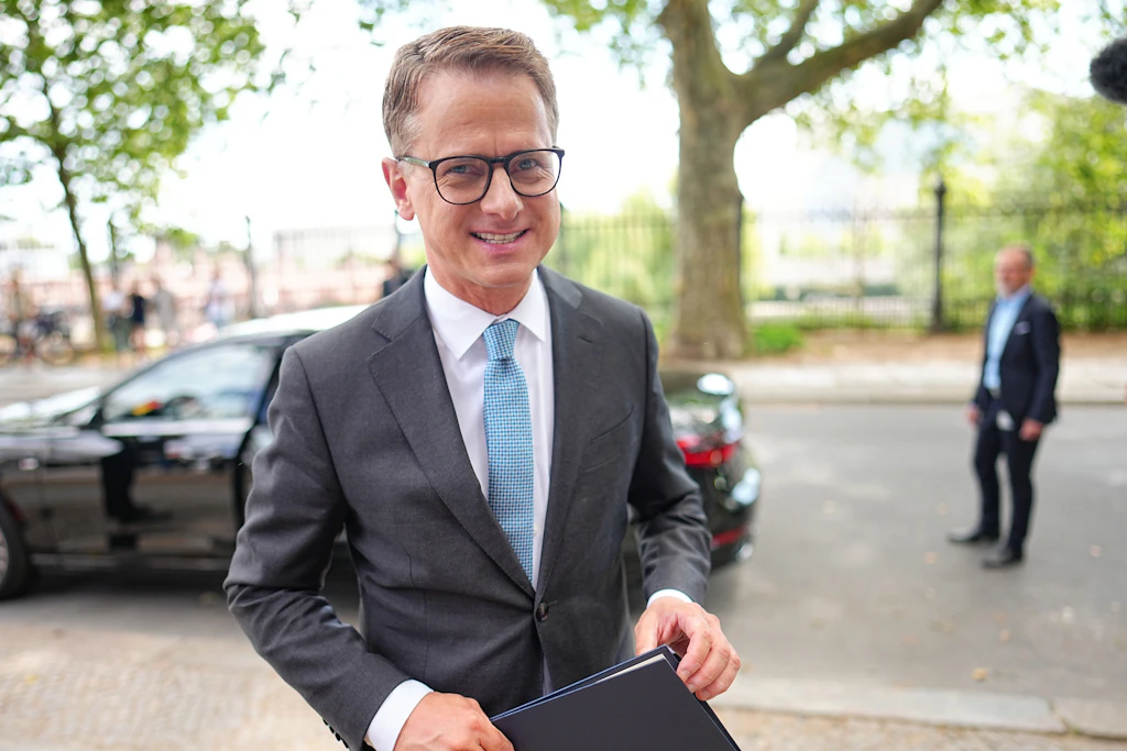 Streit um Pflegereform: Kommunen warnen vor Milliardenlasten für Heimbewohner