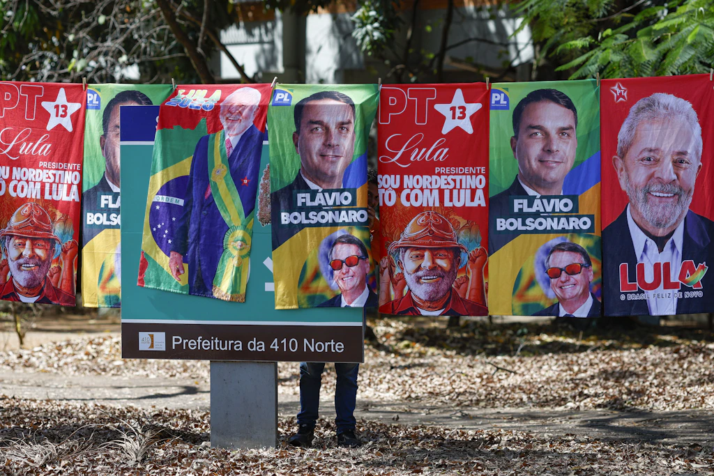 Lula oder Bolsonaro: Wahlkampf-Devotionalien in Brasília wenige Wochen vor der Präsidentschaftswahl am 4. Oktober.