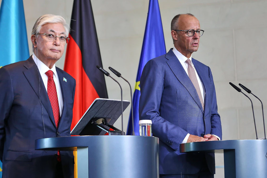 Kasachstans Staatspräsident Tokajew ist für zwei Tage in Deutschland zu Besuch.