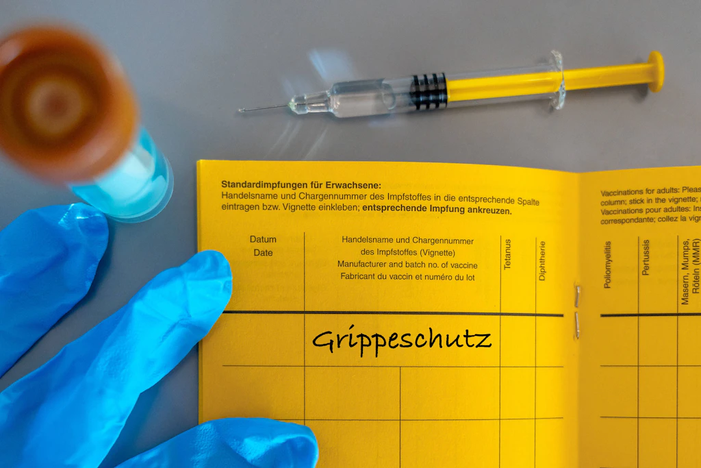 Eine Impfung wird vor allem Menschen ab 60 Jahren empfohlen. (Symbolbild)