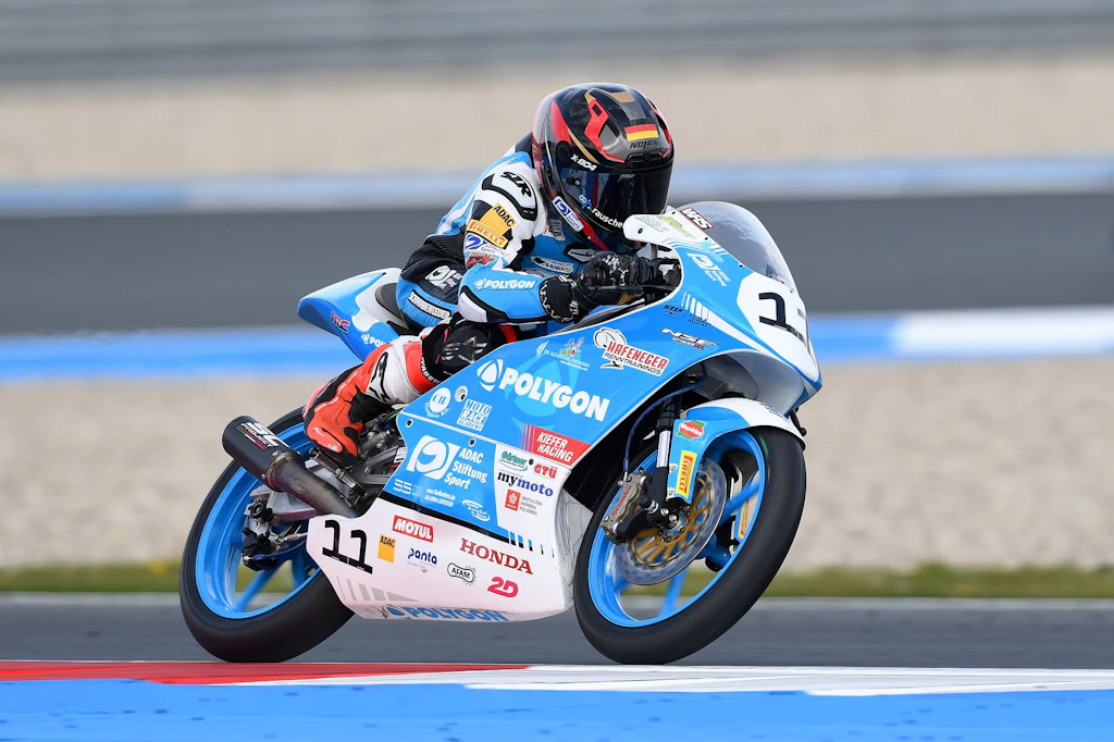 Elf Siege für die Nummer elf: Robin Siegert hat den Moto4 Northern Cup gewonnen.
