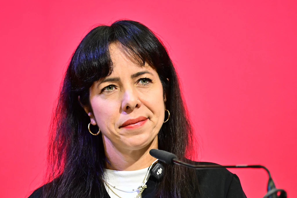 Linke schickt Brandenburgs Innenminister Anwaltsschreiben wegen Instagram-Beitrag
