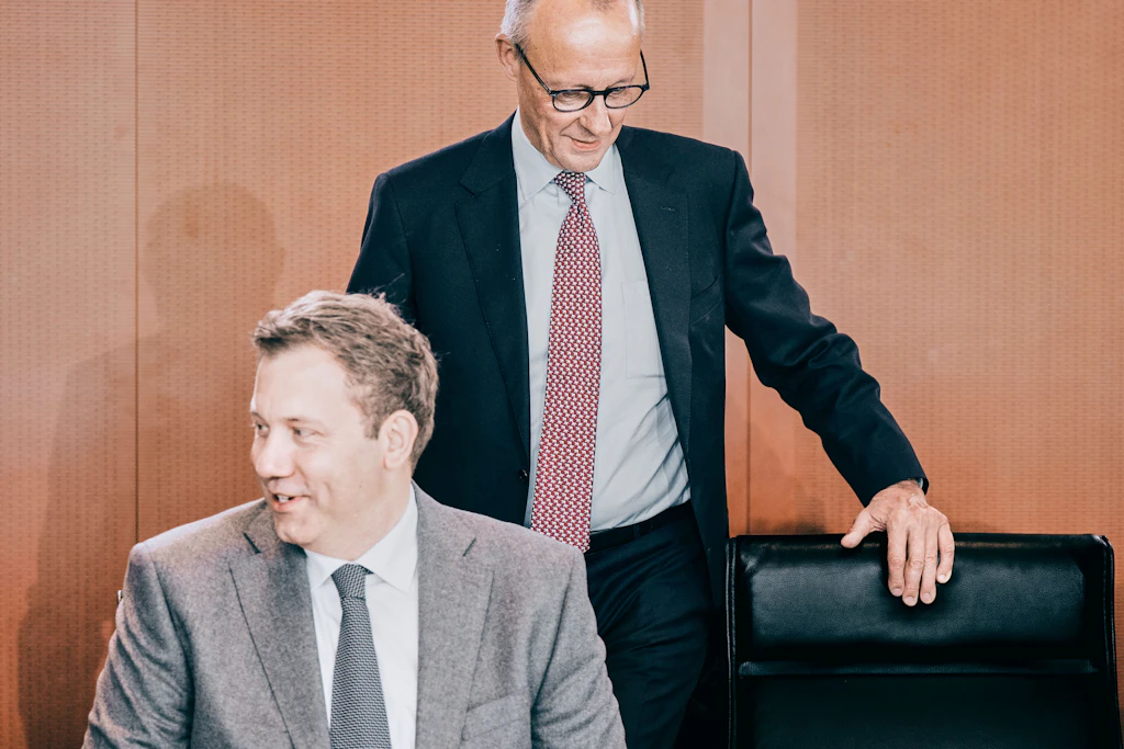 Vizekanzler Lars Klingbeil SPD und Bundeskanzler Friedrich Merz.