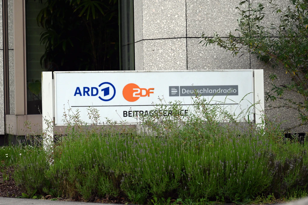 Der Beitragsservice zieht im Auftrag von ARD, ZDF und Deutschlandradio den Rundfunkbeitrag ein.