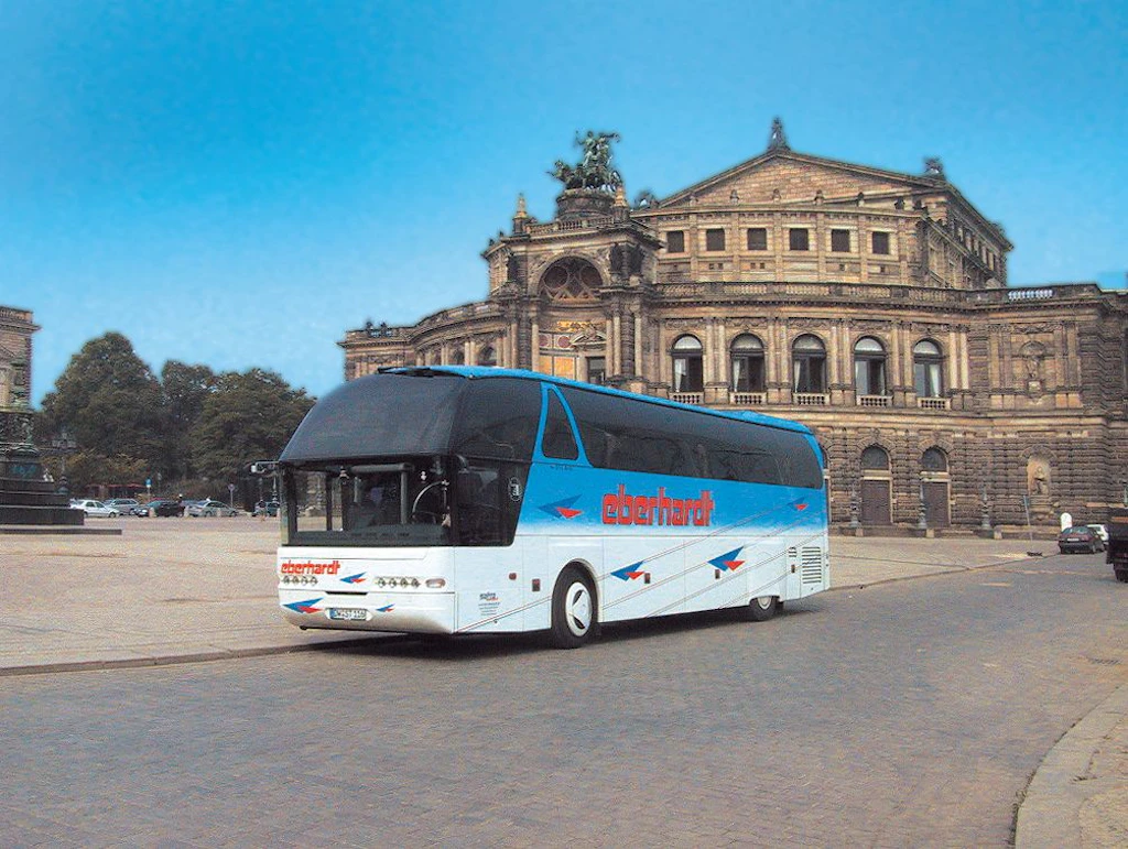 Nach dem Ende der DDR: Wie Ostdeutschland per Bus durch Westeuropa tourte