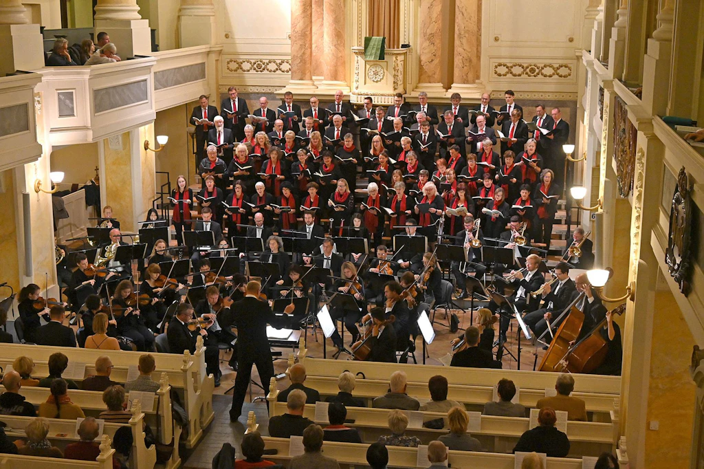 In der Greizer Stadtkirche St. Marien erklingt zum Tag der Deutschen Einheit traditionell Beethovens 9. Sinfonie - in diesem Jahr mit fast 140 beteiligten Musikern und Choristen.