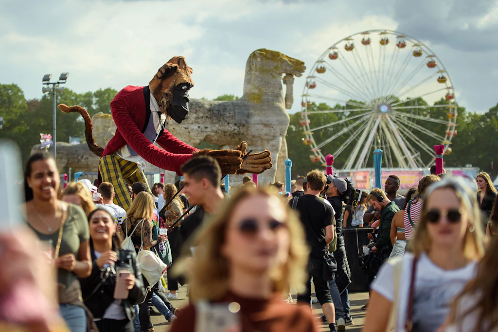 Super Stimmung im Olympiapark, hier beim Lollapalooza Berlin 2019 (Archivbild): Drei Acts für 2027 lassen sich schon am 6. Oktober 2026 vorab auf der „Lineup Leak Session“ in Friedrichshain erraten.