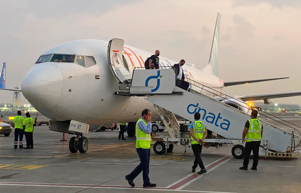 Flydubai-Flug sackt 14.000 Fuß ab – Israel prüft Terrorverdacht nach Messerattacke