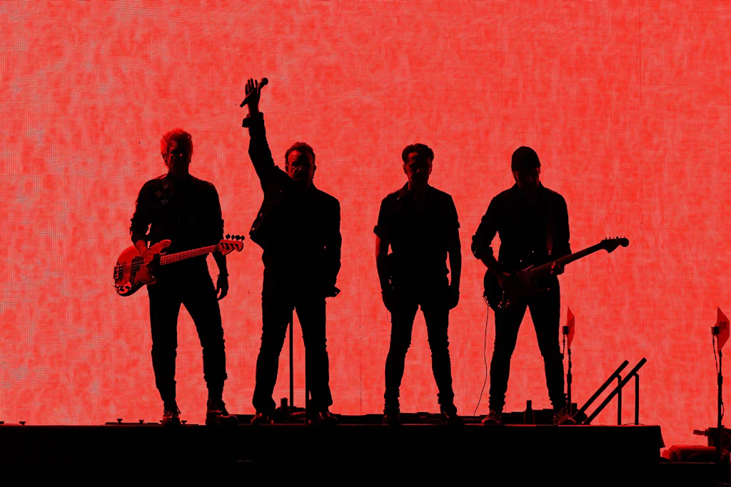 Seit 50 Jahren in derselben Besetzung: U2 bei einem Konzert im Suncorp Stadium in Brisbane (2019). Jetzt sind die vier Musiker auch auf einer 2-Euro-Münze zu sehen.