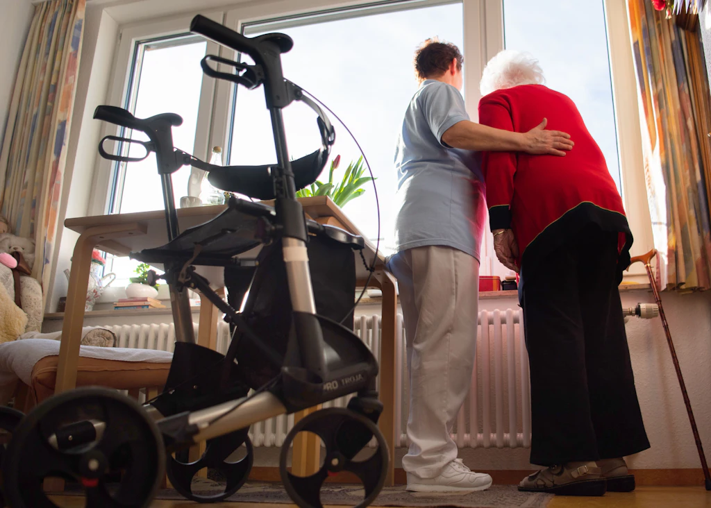 Rentnerin verzweifelt an Merz’ Pflegereform: „Dann sollen sie uns die Pille geben“