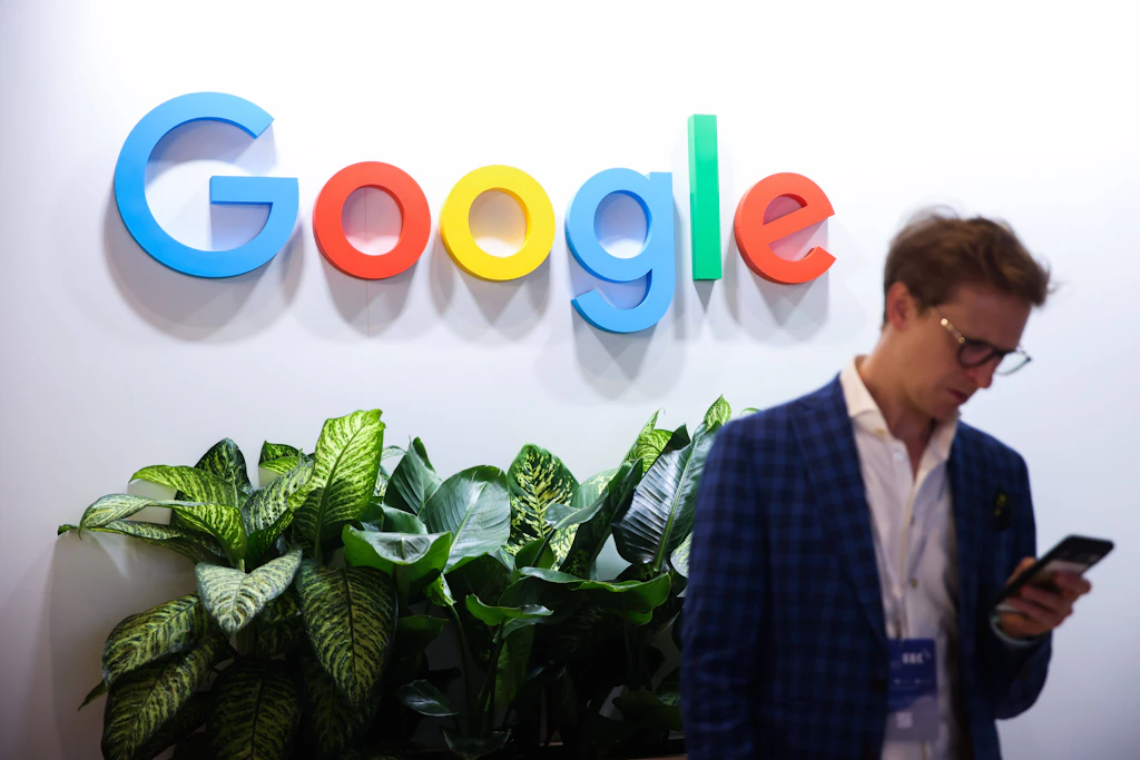 Google-Stand: In Brüssel trifft der Konzern EU-Vertreter öfter als jedes europäische Unternehmen. (Symbolbild)