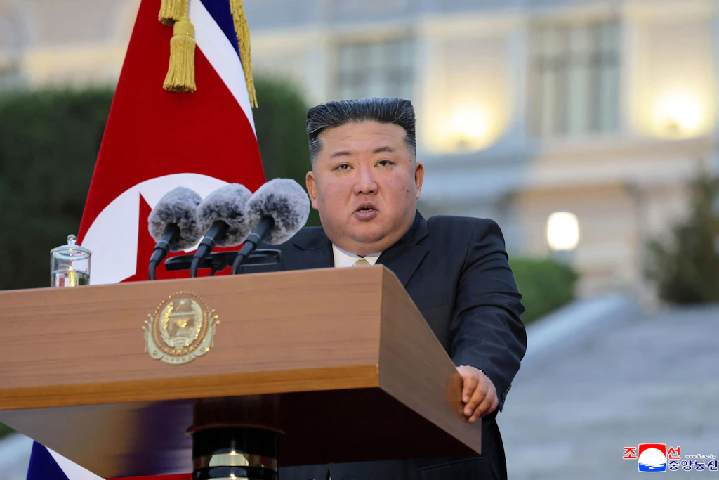 Nordkoreas Staatschef Kim Jong Un überwachte den jüngsten Test eines Waffensystems persönlich.