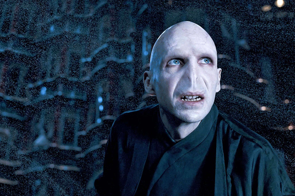 Udo Schenk ist der deutsche Synchronsprecher von Lord Voldemort und bringt den Dunklen Lord jetzt nach Brandenburg.