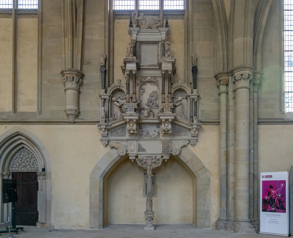Bombentreffer 1945: Zerstörtes Grabmal im Magdeburger Dom wiederhergestellt