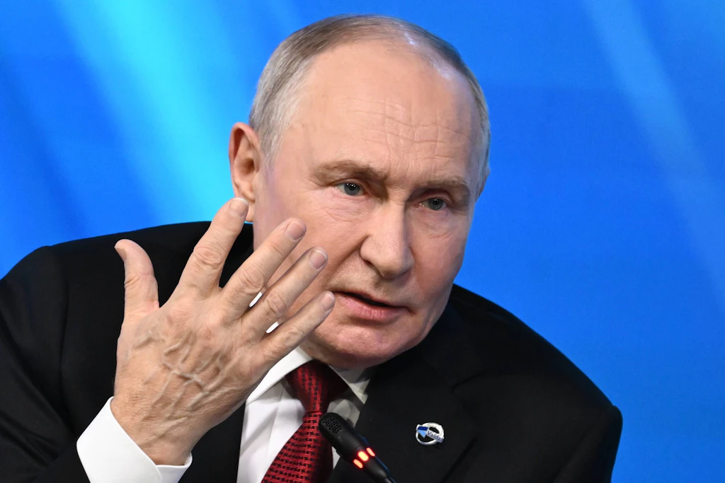 Wladimir Putin spricht beim Waldai-Diskussionsforum in Istra bei Moskau.