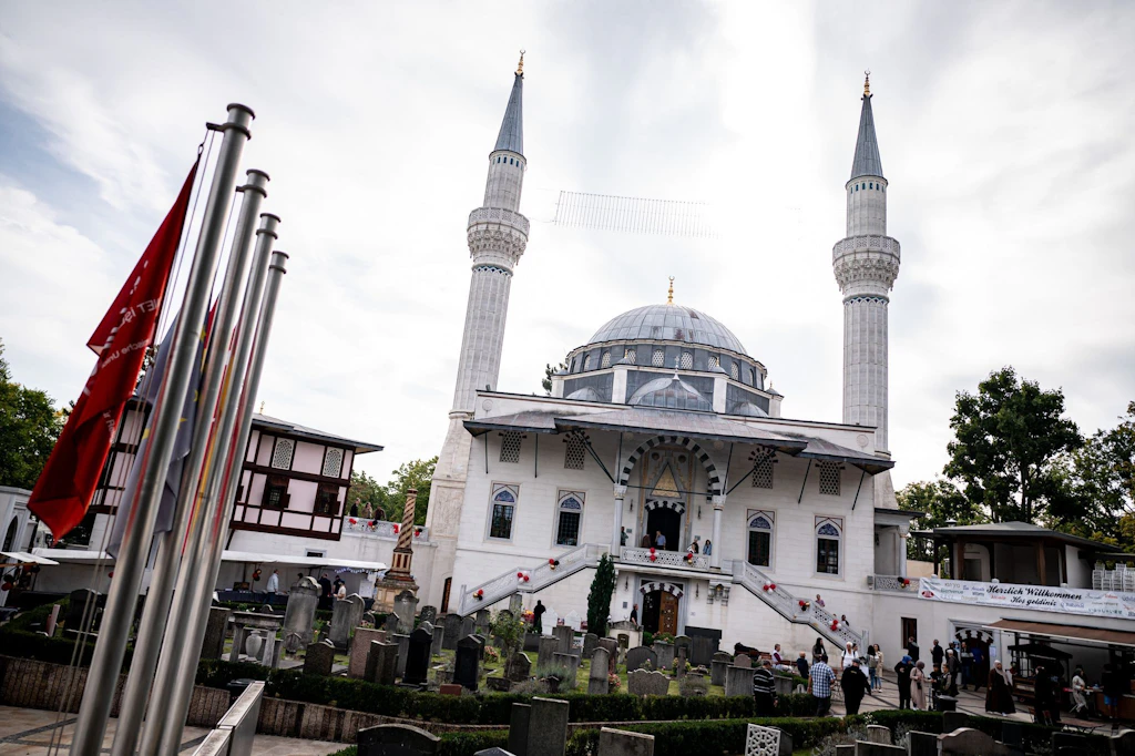 „Tag der offenen Moschee“: Die Islamverbände müssen mehr tun, als Anschläge zu verurteilen