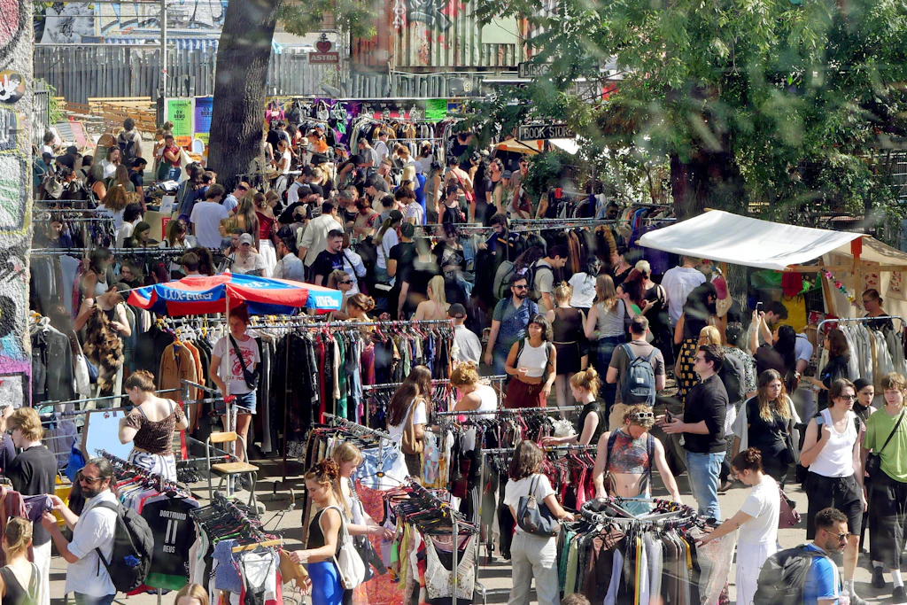 Wenn am Sonntag nichts sonst zu tun ist, ist der wöchentliche Flohmarktbesuch eine beliebte Wahl bei Berlinern.