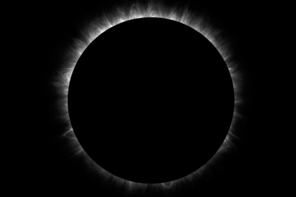 Im Höhlentempel-Video verschwindet die Sonne, auch im antiken Persien ein mystischer göttlicher Akt.