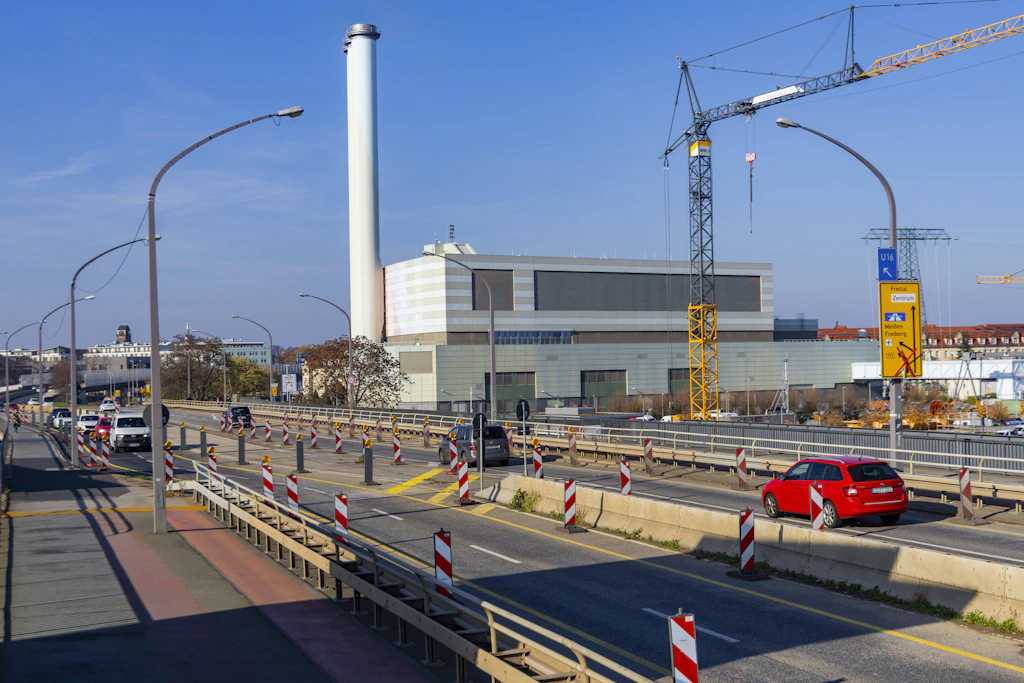 Nossener Brücke in Dresden: In der Nacht vom kommenden Montag auf Dienstag ist die Verbindung stadteinwärts wegen Bauarbeiten voll gesperrt.