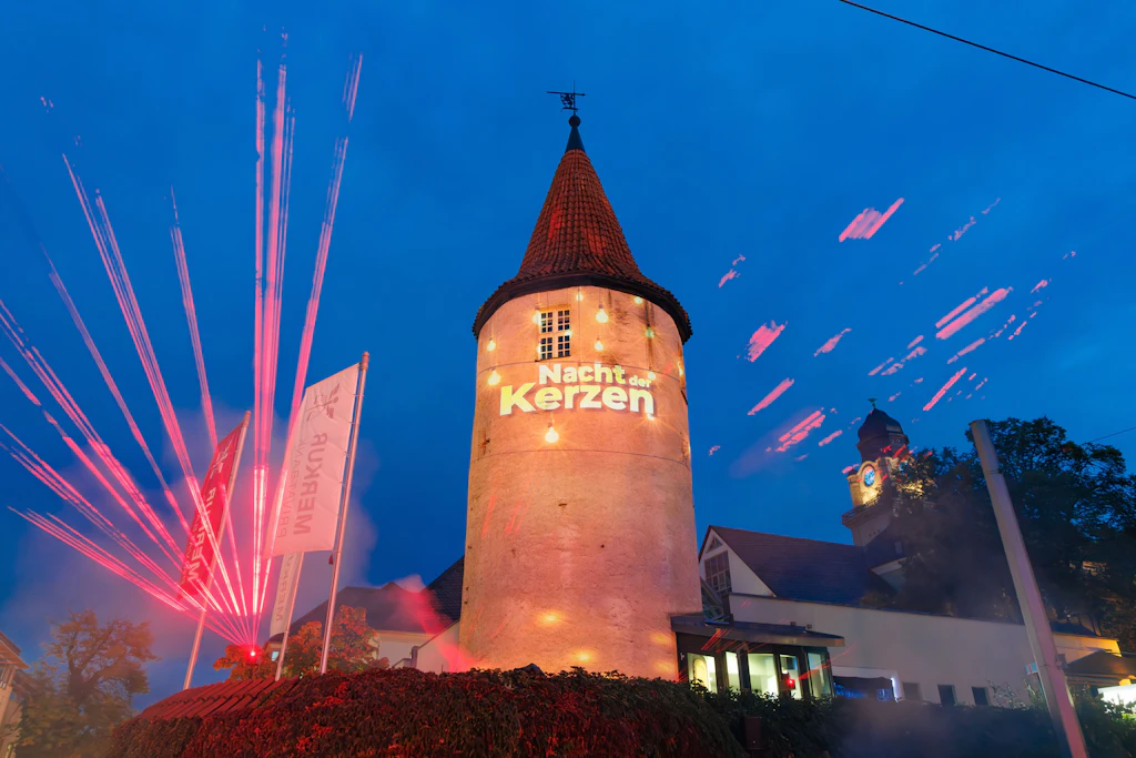 Die „Nacht der Kerzen“ erlebt am Samstag, 3. Oktober, ihre dritte Auflage in Plauen. Geschichtlich intensiver wird es jedoch am 7. Oktober in der Spitzenstadt und am 9. Oktober in Leipzig.