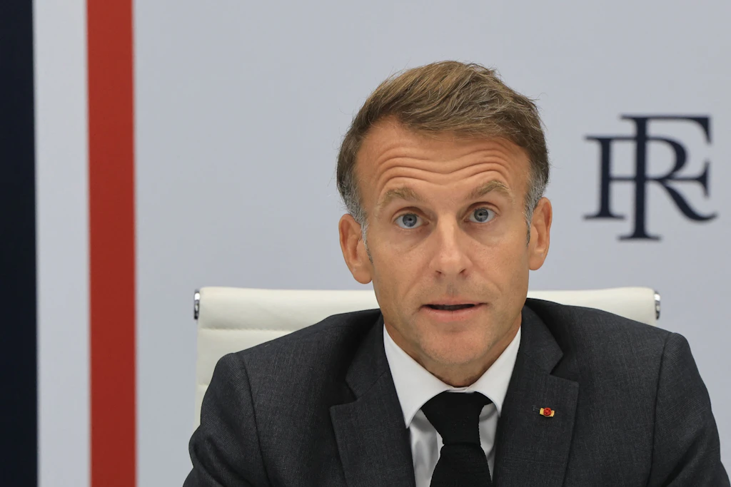 Frankreichs Präsident Emmanuel Macron. Sorgen um Frankreichs Staatsfinanzen belasten den Euro.