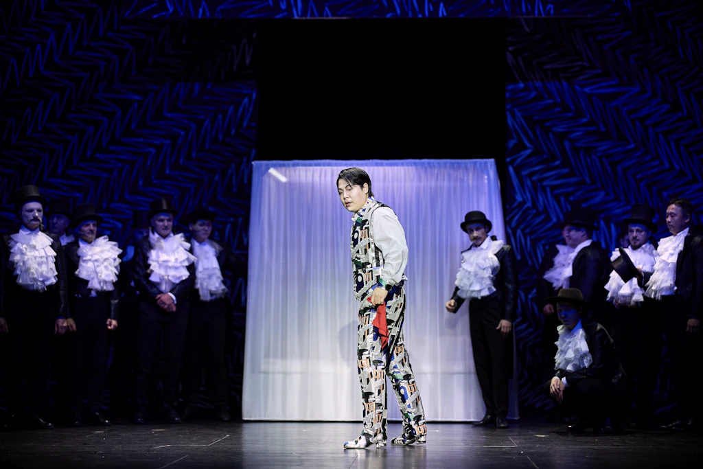 Opernspielzeit: Das Volkstheater Rostock eröffnet die Saison mit Verdis „Rigoletto“. Auf dem Bild: Hyunsik Shin.