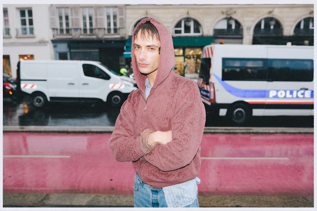 Er trägt, was ihm gefällt, und Tausende schauen zu: Auf Instagram begeistert Dustin Hanke mit seinem Stil mehr als 30.000 Menschen.