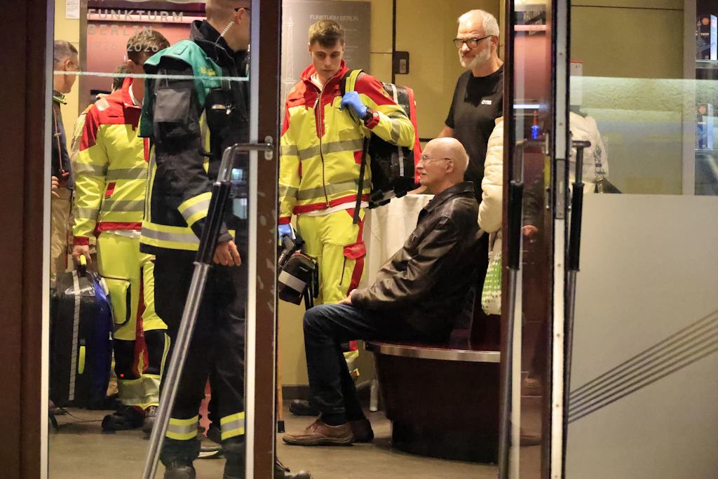Die Feuerwehr brachte die Besucher von Restaurant und&nbsp; Aussichtsplattform des Berliner Funkturms wieder nach unten.