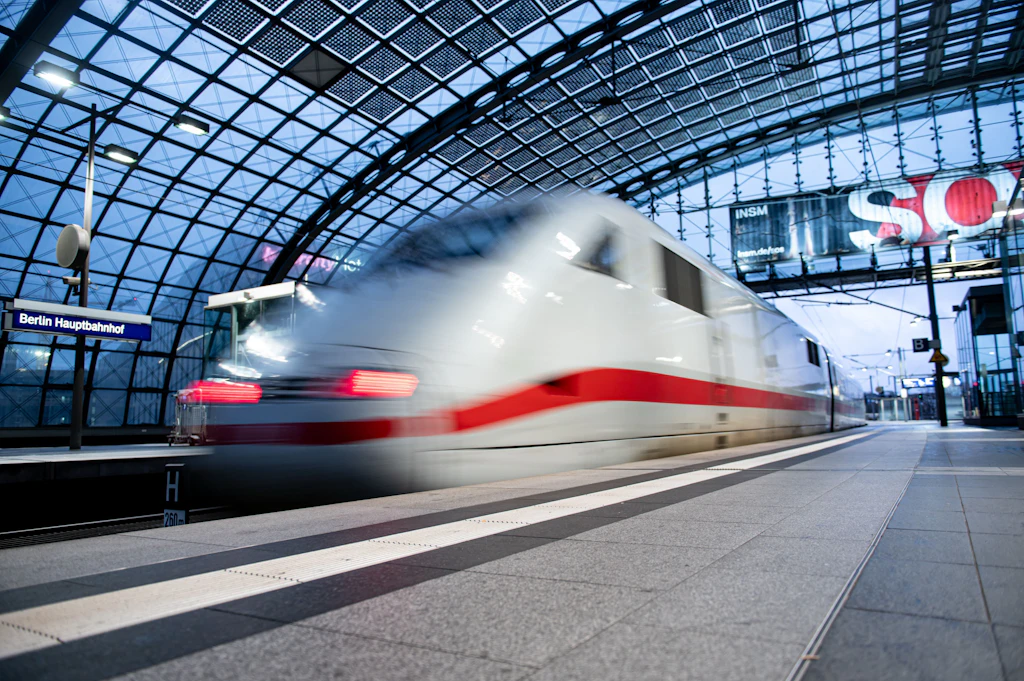 Familienticket für 99,99 Euro ist zurück – fünf Personen fahren demnächst quer durch Deutschland und zurück