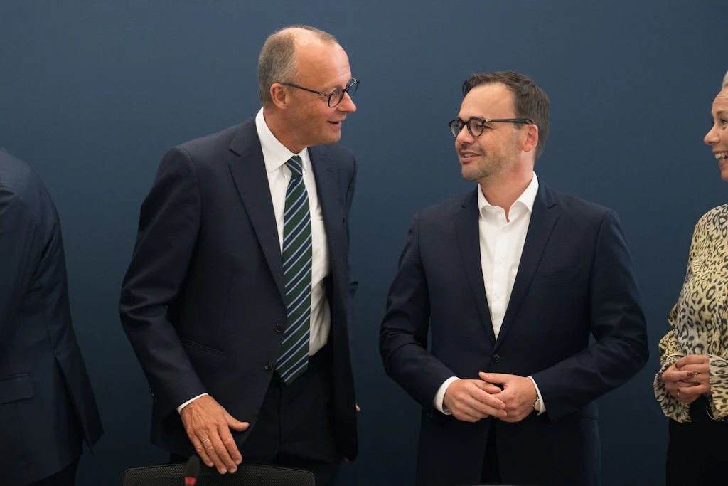 Brandenburg als Vorbild – Redmann fordert: „Weniger öffentlich über Reformen reden“