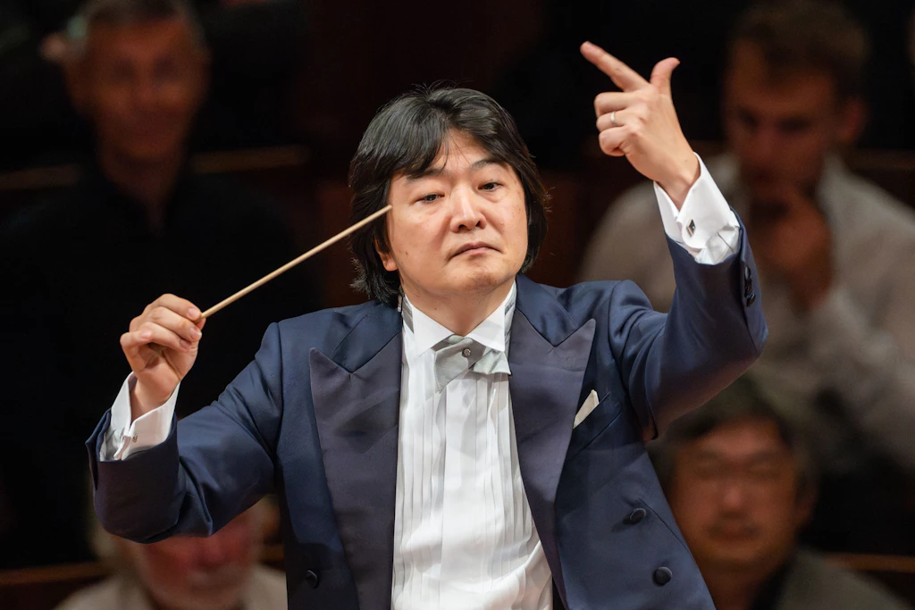 Der neue Chefdirigent Kazuki Yamada dirigiert in der Berliner Philharmonie das Deutsche Symphonie-Orchester.