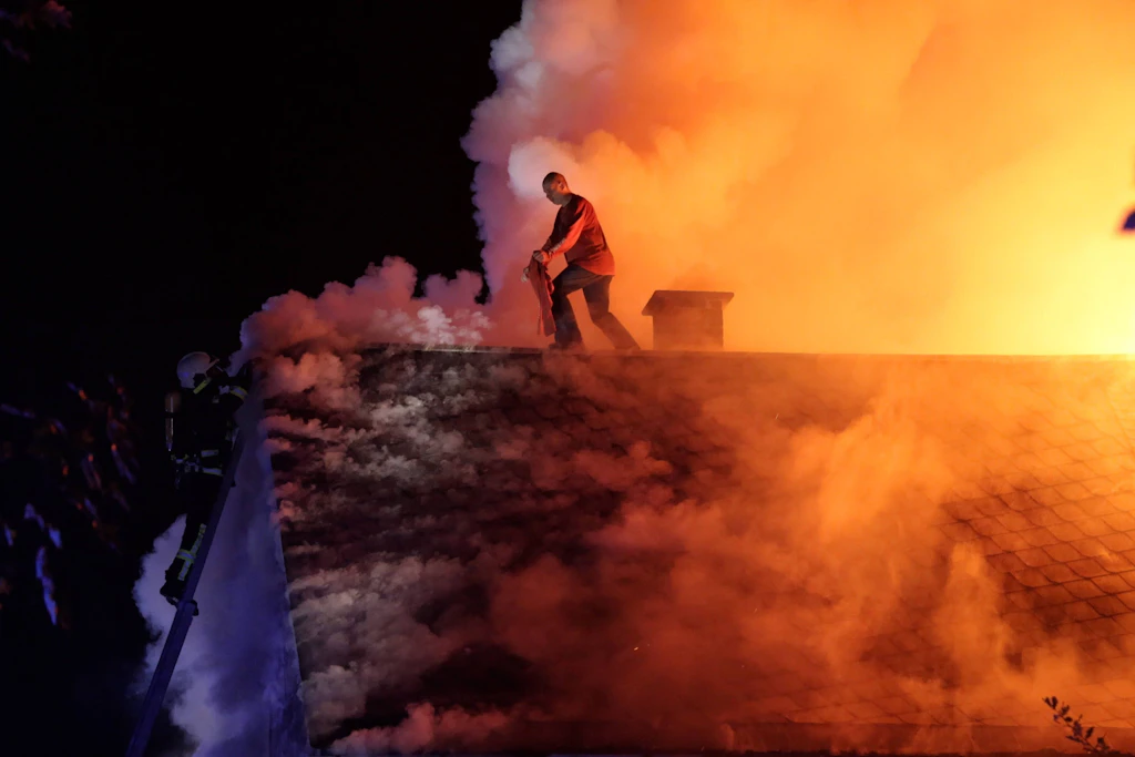 Dramatischer Wohnhausbrand am Sonntagabend im Erzgebirge.
