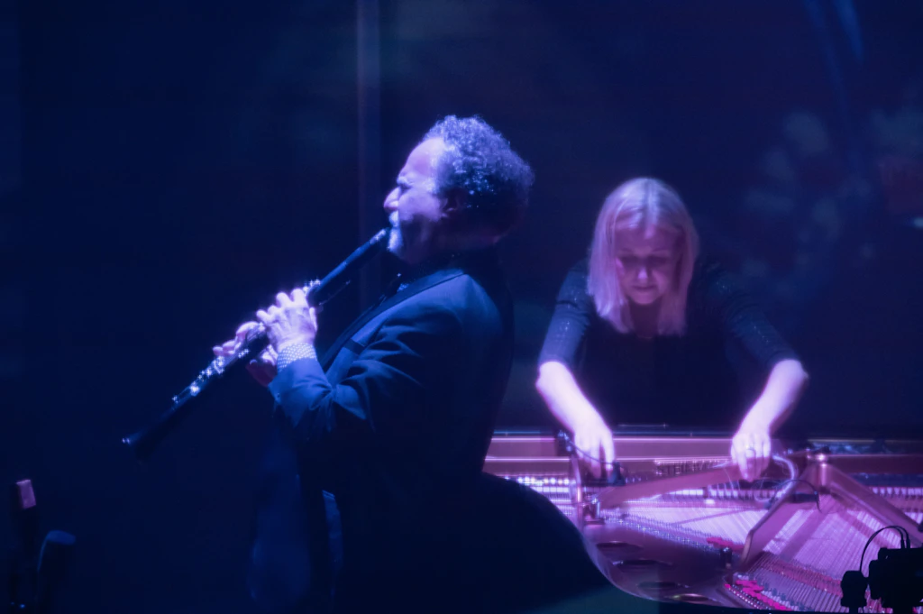Tagg & Krakauer, Breath and Hammer