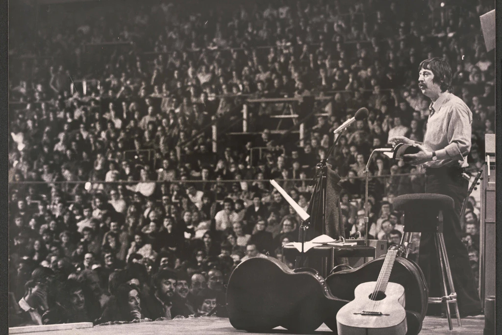 Wolf Biermann bei dem Konzert am 13.11.1976 in der Kölner Sporthalle
