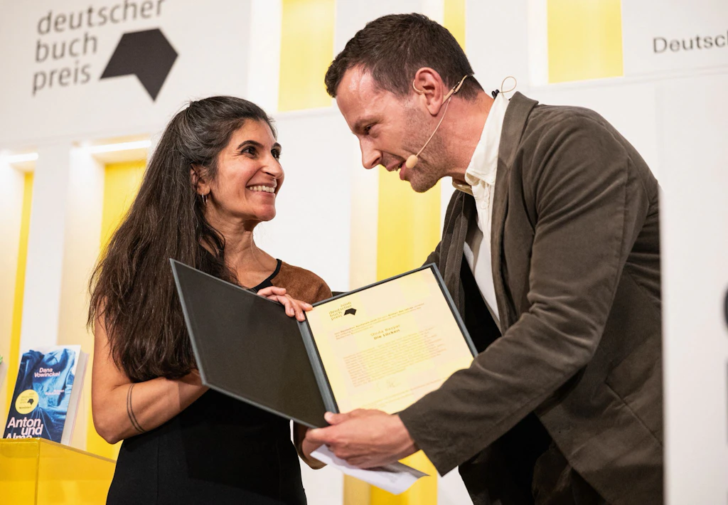 Deutscher Buchpreis 2026: Shida Bazyar gelingt mit „Die Lücken“ ein überfälliger Roman
