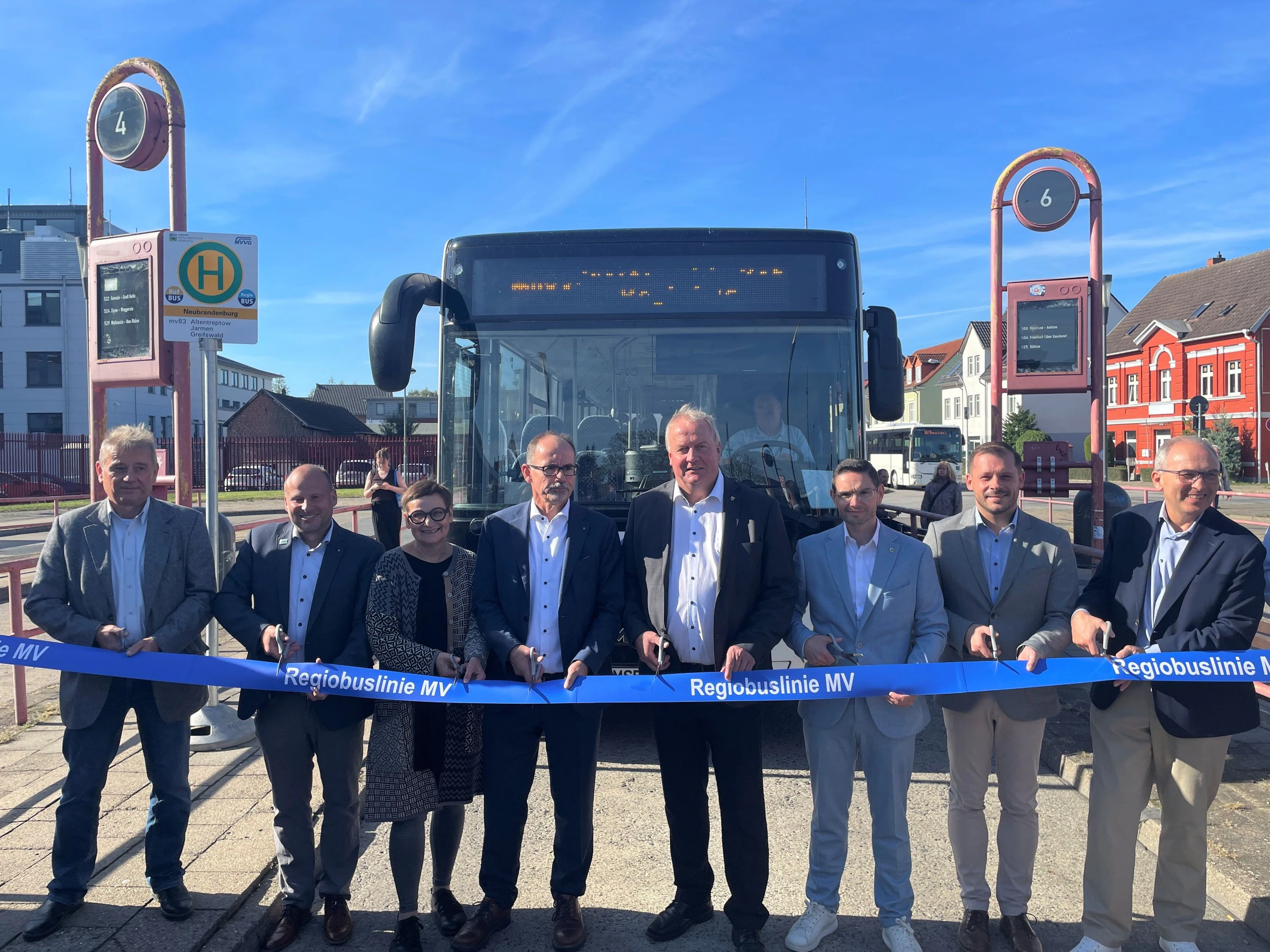 Neue Regiobuslinie mv83 verbindet Neubrandenburg und Greifswald direkt