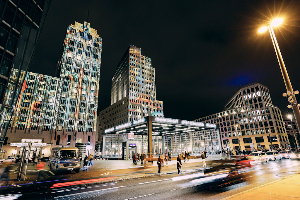 Lichtprojektionen am Potsdamer Platz.