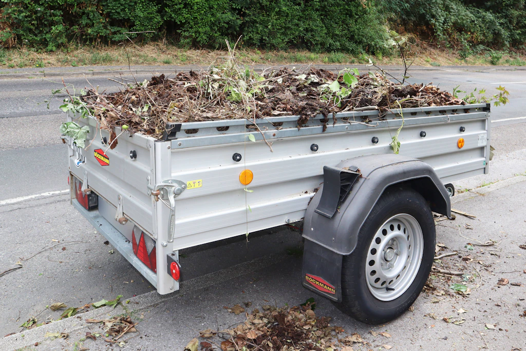 Gartenabfälle: Der Burgenlandkreis rät, Grünschnitt zu kompostieren oder an Annahmestellen abzugeben (Symbolbild).