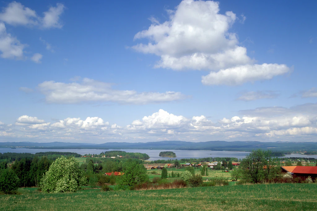 Blick auf Orsa am Orsasjön in Dalarna: An diesem See liegt auch der Campingplatz, der jetzt zum Verkauf steht.