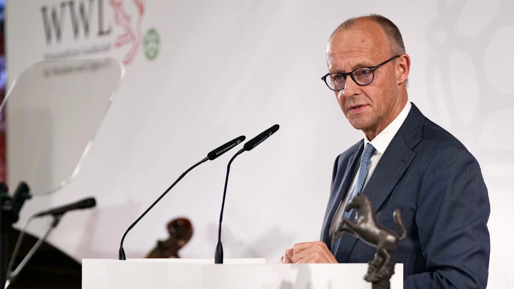 Bundeskanzler Friedrich Merz bei seiner Rede zur Verleihung des Westfälischen Friedenspreises 2026 an die NATO in Münster.