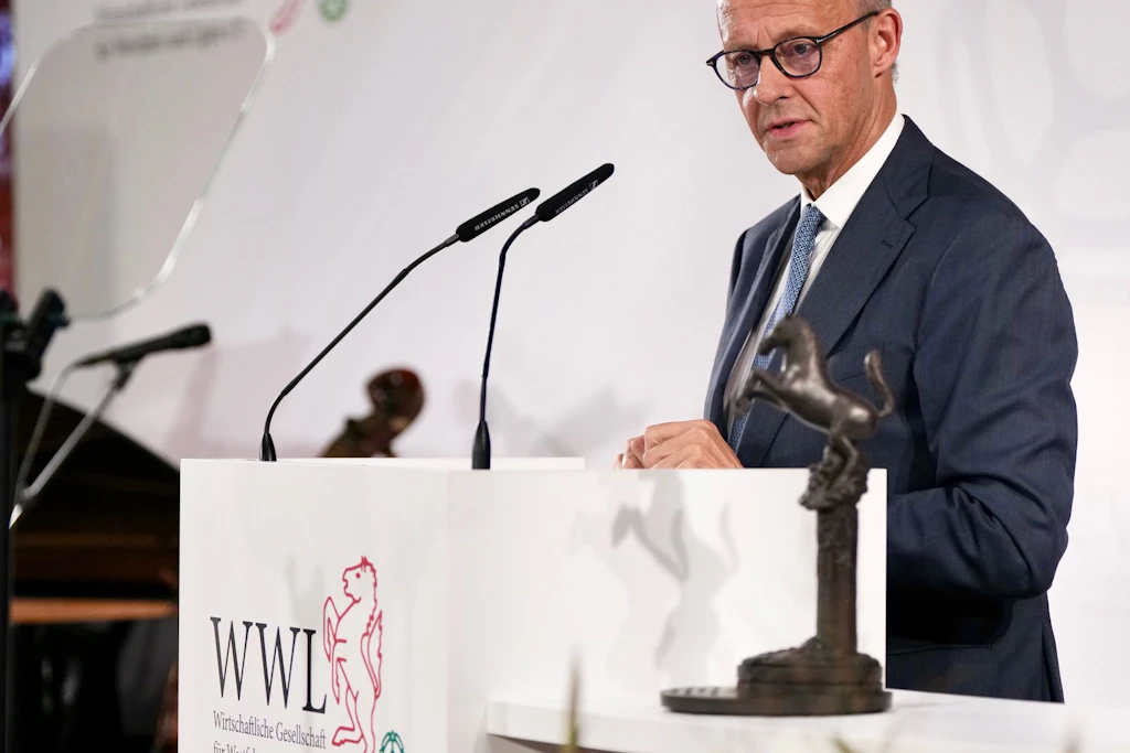 Bundeskanzler Friedrich Merz bei seiner Rede zur Verleihung des Westfälischen Friedenspreises 2026 an die NATO in Münster.