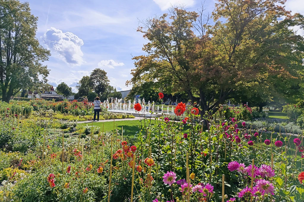 Blick in die historischen Anlagen der Gartenbauausstellung