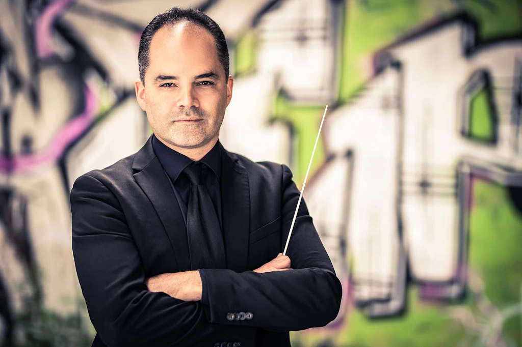Philharmonie Aue: Bruno Borralhinho dirigiert ein Konzert mit Musik aus der Welt der Fantasie.