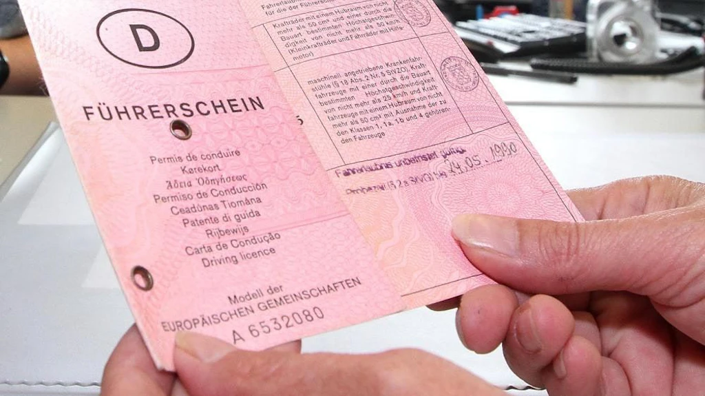 Führerscheinumtausch: Wer ein Dokument aus den Jahren 2002 bis 2004 hat, muss es bis 19. Januar 2027 tauschen (Symbolbild).