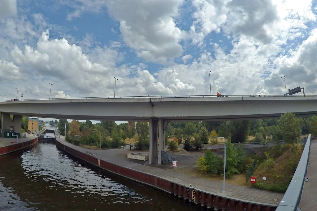 Der äußere Fahrstreifen der Rudolf-Wissell-Brücke muss gesperrt werden.