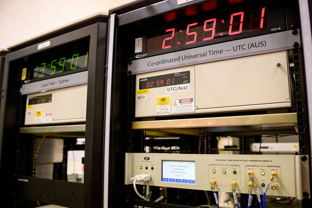 Eine Atomuhr am National Measurement Institute in Sydney