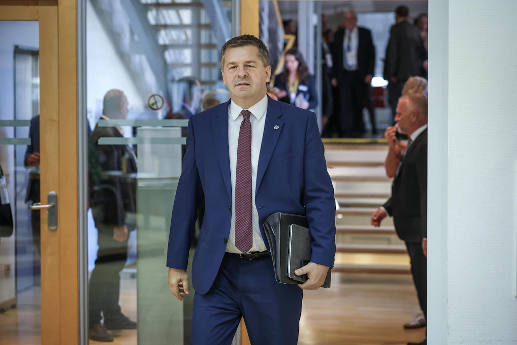 Ministerpräsident Sven Schulze im Landtag von Sachsen-Anhalt: Der CDU-Fraktionschef empfiehlt bei der Ministerpräsidentenwahl geschlossen den Saal zu verlassen.