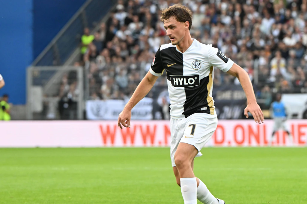 Maurice Krattenmacher spielte bei Hertha BSC nur eine Nebenrolle. Beim SV Elversberg, kommender Gegner des 1. FC Union Berlin, ist der Stürmer dagegen in aller Munde.  
