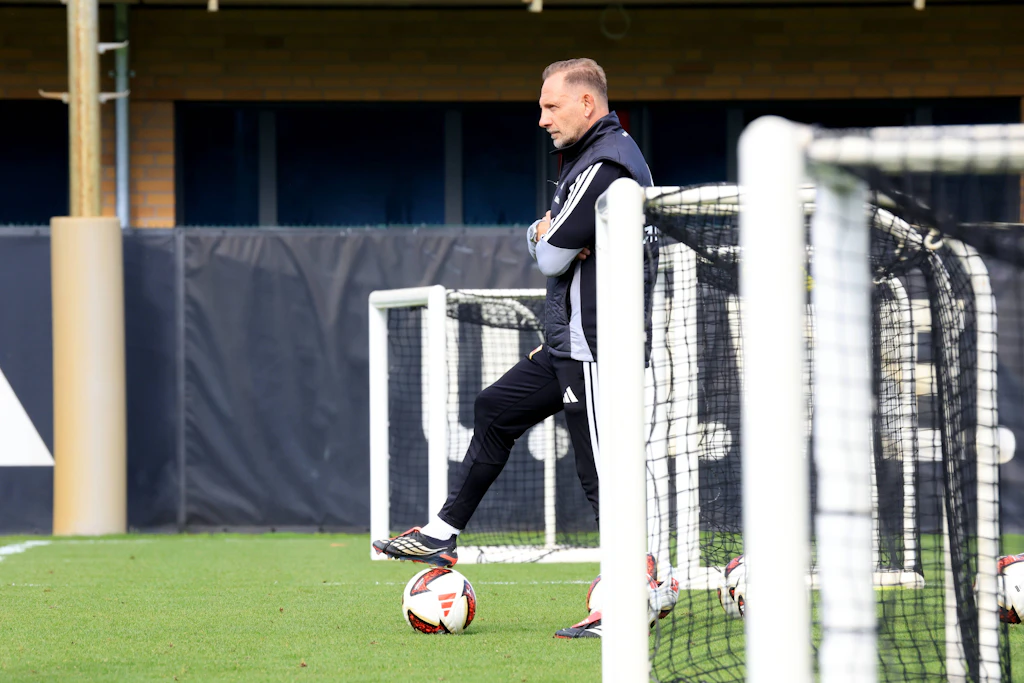 Cheftrainer Mauro Lustrinelli steht nach 100 Tagen beim 1. FC Union bereits unter Druck.
